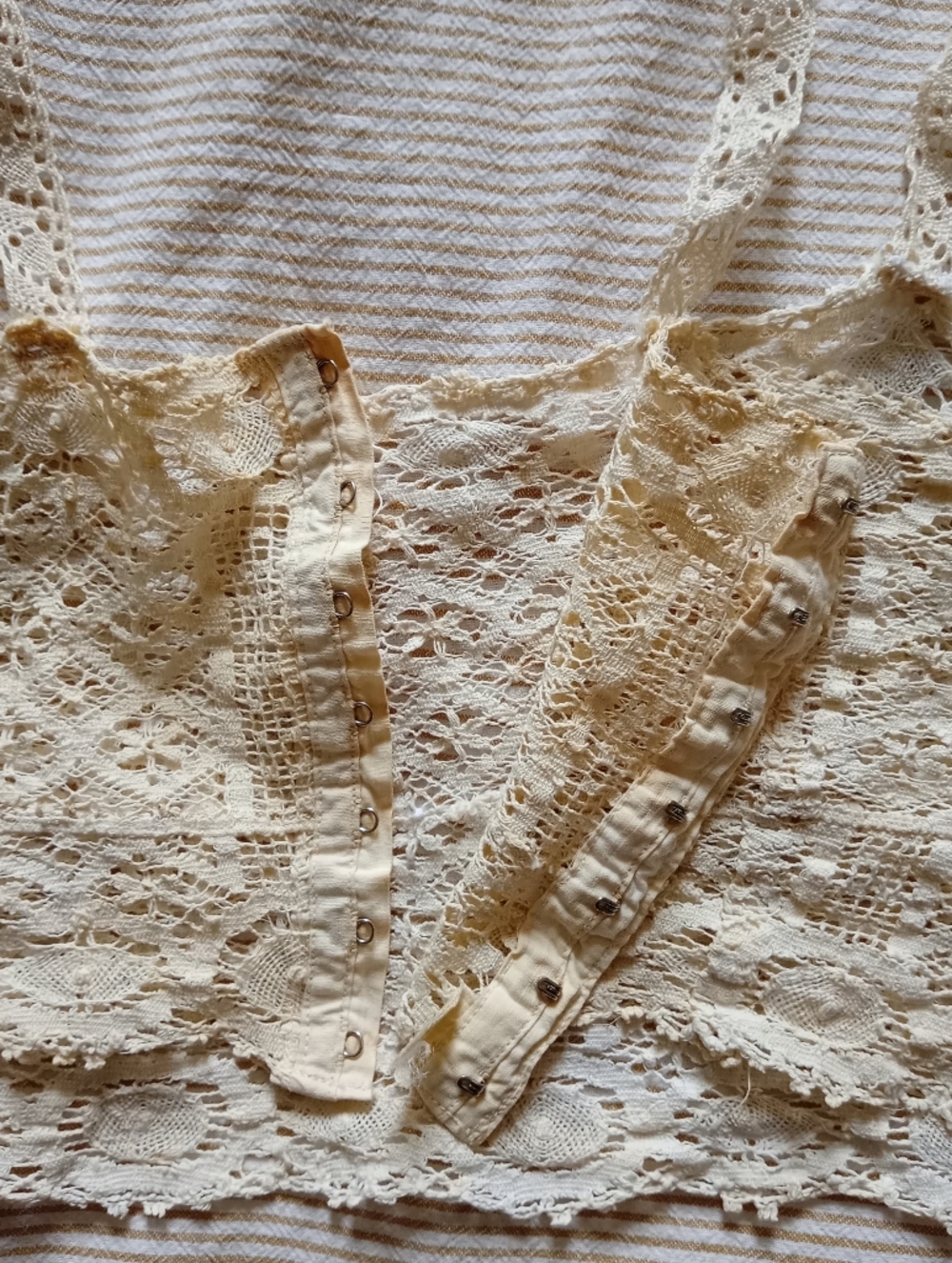Antique 1930s Lace / Crochet Bralette Camisole Crop top Vintage - Picture 6 of 11